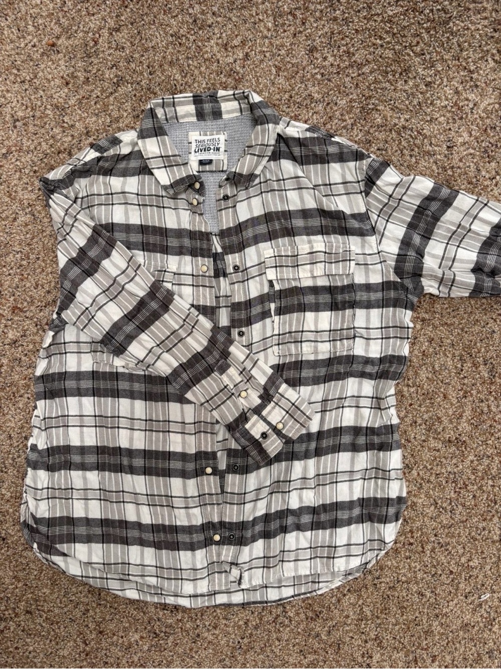 American Eagle Outfitters Black & Gray Plaid Button-Down Shirt